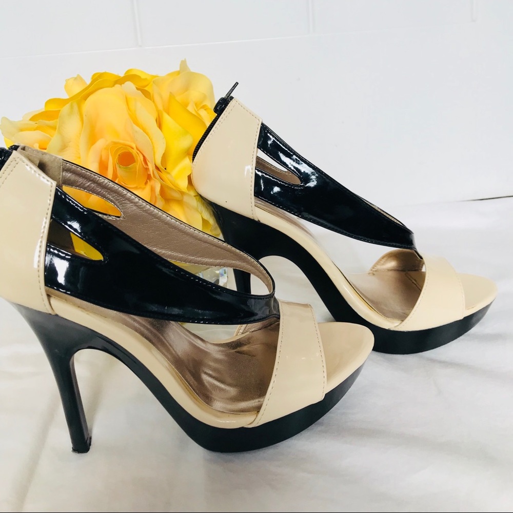 Qupid Cream & Black patent leather platform pumps